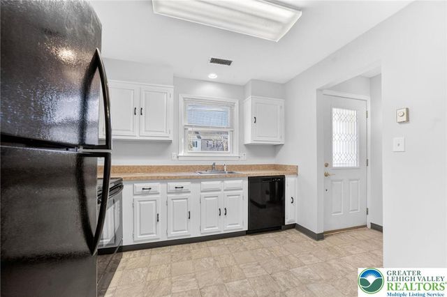 1930 Cricklewood, Upper Macungie Twp, PA 18051