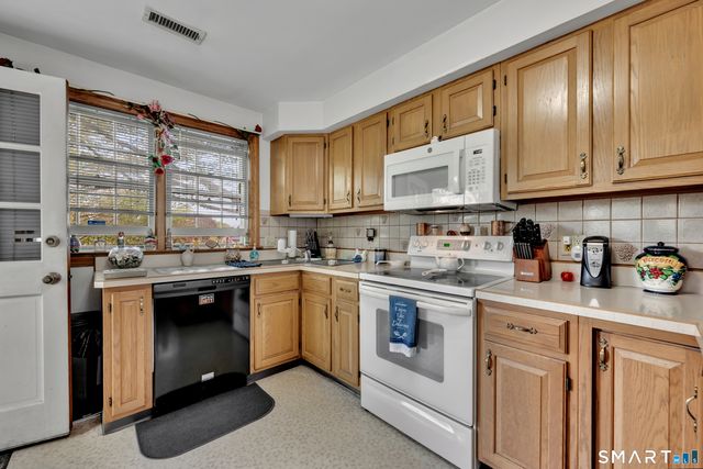 68 Village Street, North Haven, CT 06473