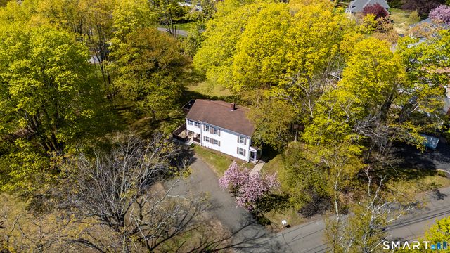 68 Village Street, North Haven, CT 06473