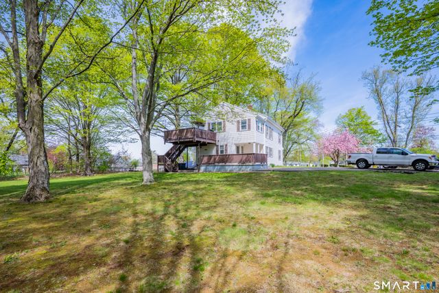 68 Village Street, North Haven, CT 06473