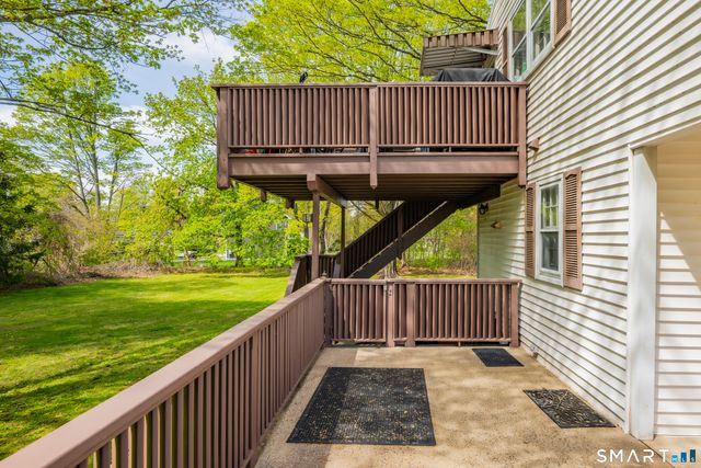 68 Village Street, North Haven, CT 06473