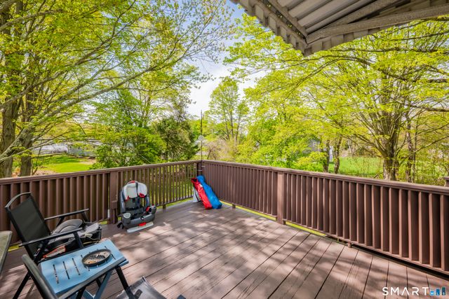 68 Village Street, North Haven, CT 06473