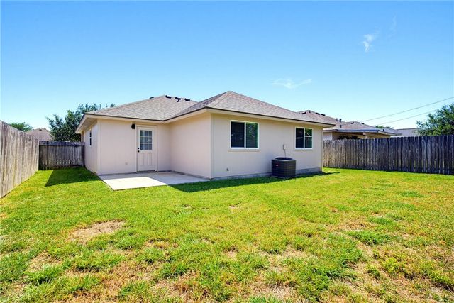 7846 Calgary Dr, Corpus Christi, TX 78414