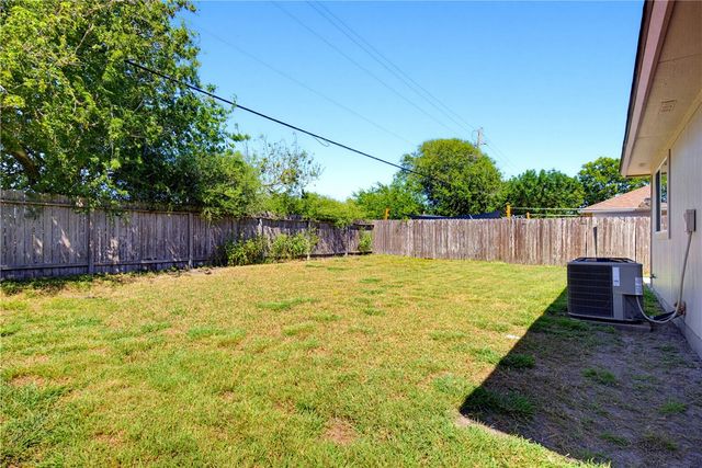 7846 Calgary Dr, Corpus Christi, TX 78414
