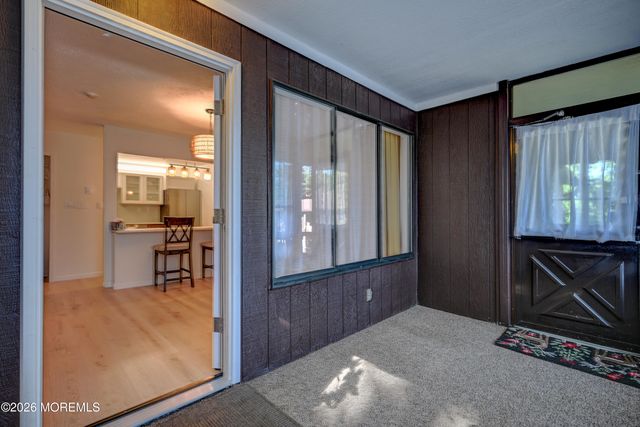 110 Amberly Drive G, Manalapan, NJ 07726