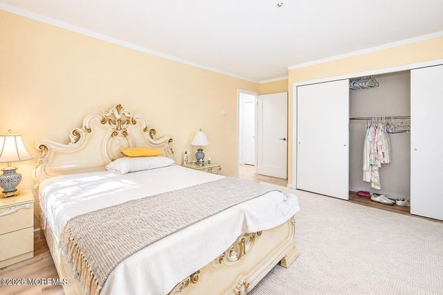 110 Amberly Drive G, Manalapan, NJ 07726