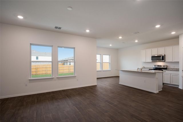 15100-B Welsh Cob RD, Manor, TX 78653