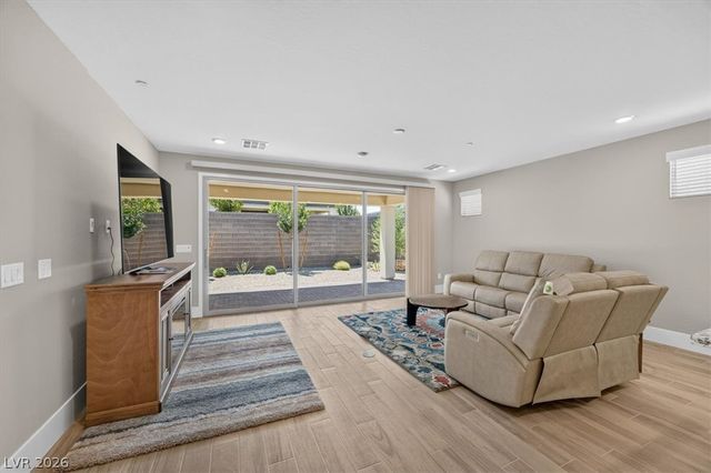 10089 Honey Rose Avenue, Las Vegas, NV 89143