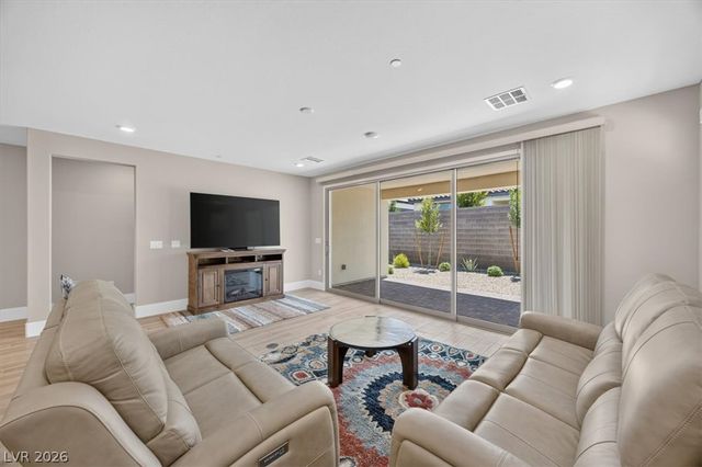 10089 Honey Rose Avenue, Las Vegas, NV 89143