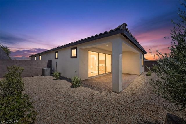 10089 Honey Rose Avenue, Las Vegas, NV 89143