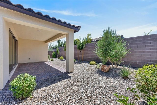 10089 Honey Rose Avenue, Las Vegas, NV 89143