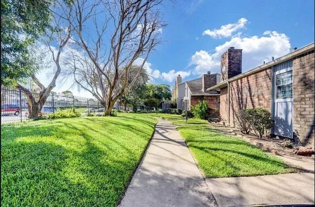 9550 Deering Drive 210, Houston, TX 77036