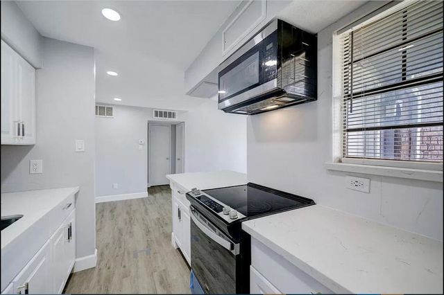 9550 Deering Drive 210, Houston, TX 77036