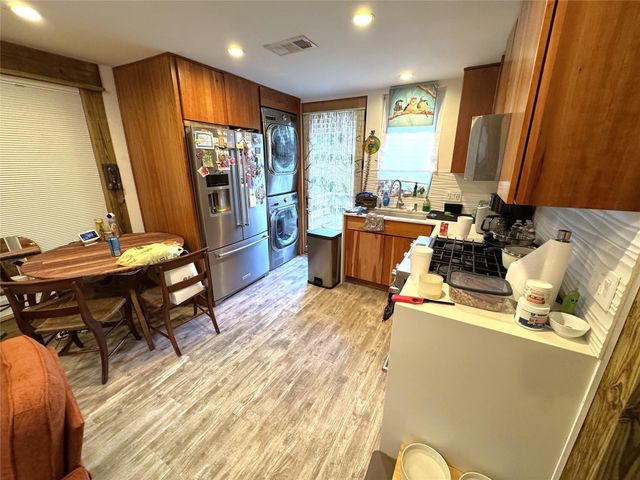 129 Garrotsville Street, Houston, TX 77022