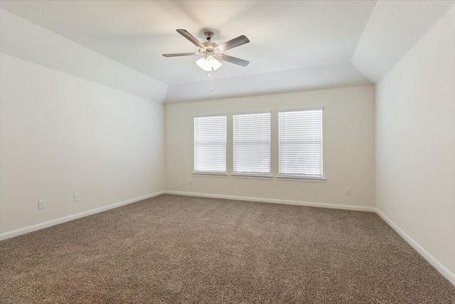 3902 Oak Creek Circle, Denison, TX 75020