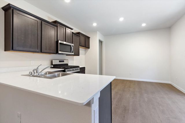 3902 Oak Creek Circle, Denison, TX 75020