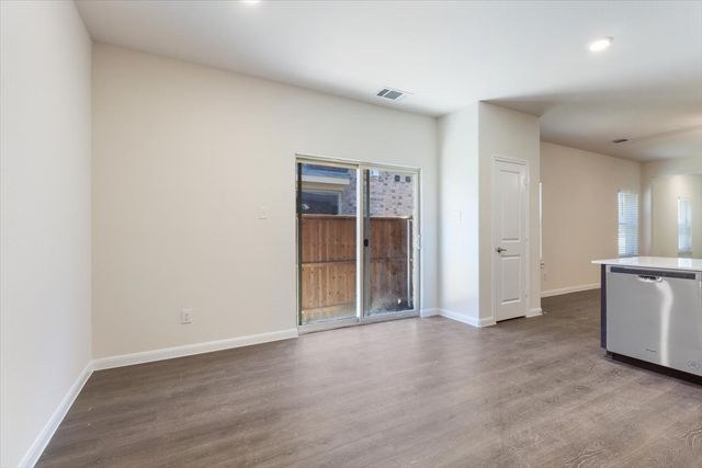 3902 Oak Creek Circle, Denison, TX 75020