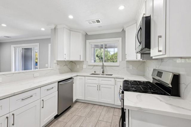 1120 Alberni Street, East Palo Alto, CA 94303