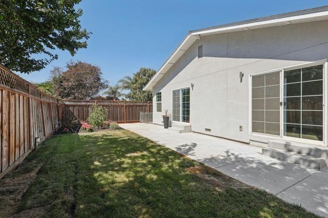 1120 Alberni Street, East Palo Alto, CA 94303