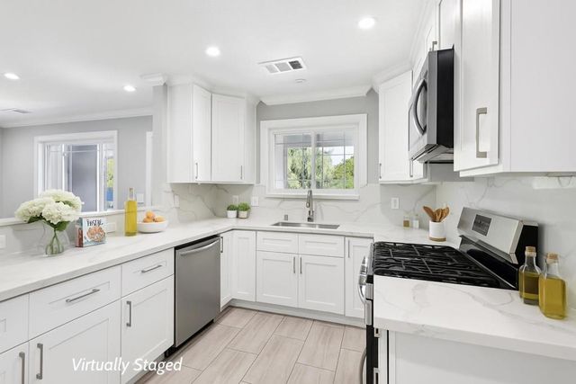 1120 Alberni Street, East Palo Alto, CA 94303