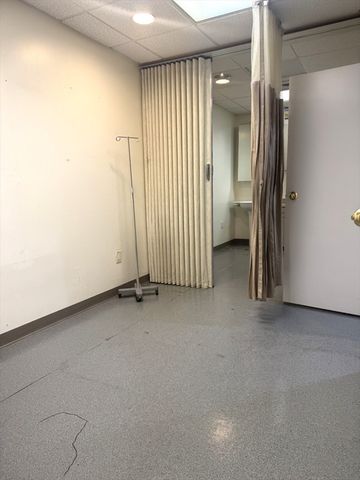 388-390 Commonwealth Ave B2, Boston, MA 02215