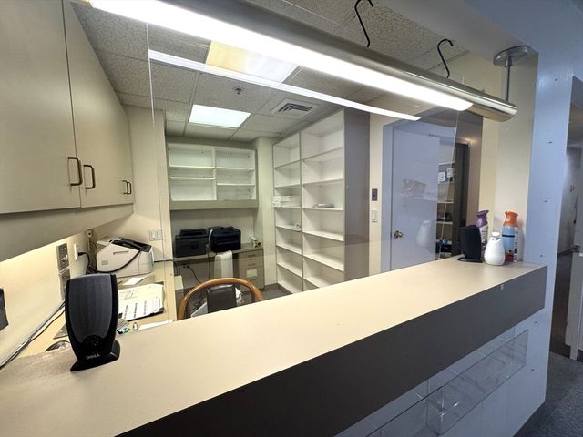 388-390 Commonwealth Ave B2, Boston, MA 02215