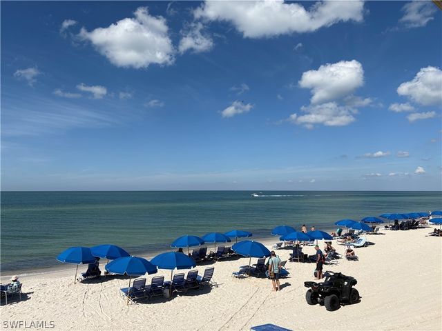 7741 Pebble Creek CIR 302, Naples, FL 34108