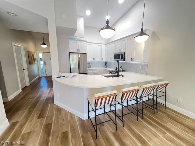 7741 Pebble Creek CIR 302, Naples, FL 34108