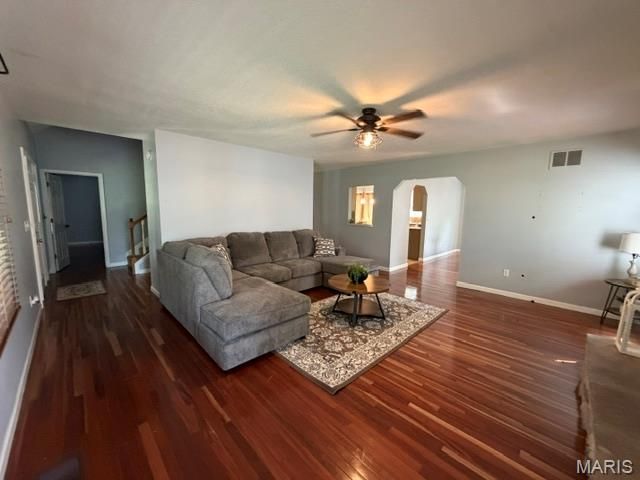 10 Isaac Drive, Warrenton, MO 63383