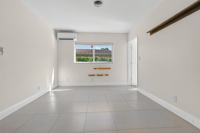 2110 NE 56 St, Fort Lauderdale, FL 33308