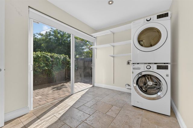 2110 NE 56 St, Fort Lauderdale, FL 33308