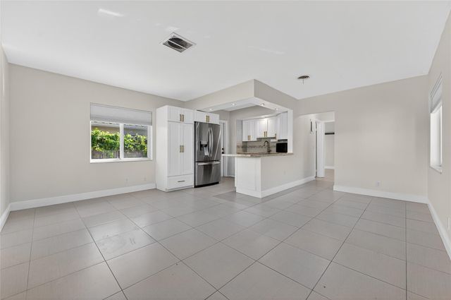 2110 NE 56 St, Fort Lauderdale, FL 33308