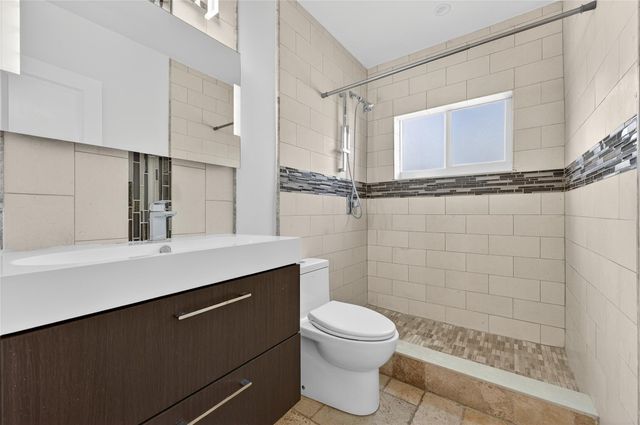 2110 NE 56 St, Fort Lauderdale, FL 33308