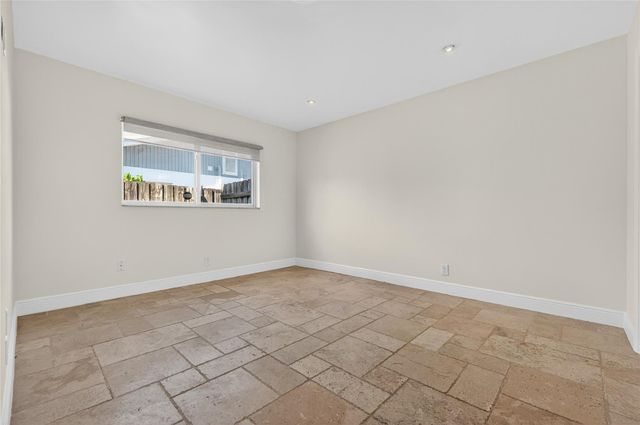 2110 NE 56 St, Fort Lauderdale, FL 33308