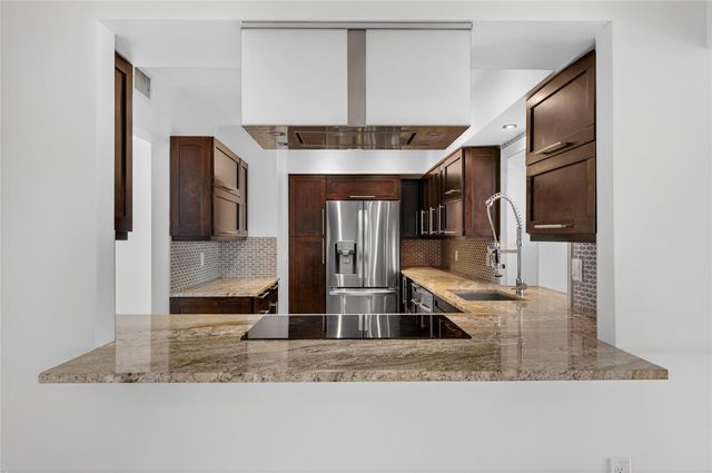 2110 NE 56 St, Fort Lauderdale, FL 33308