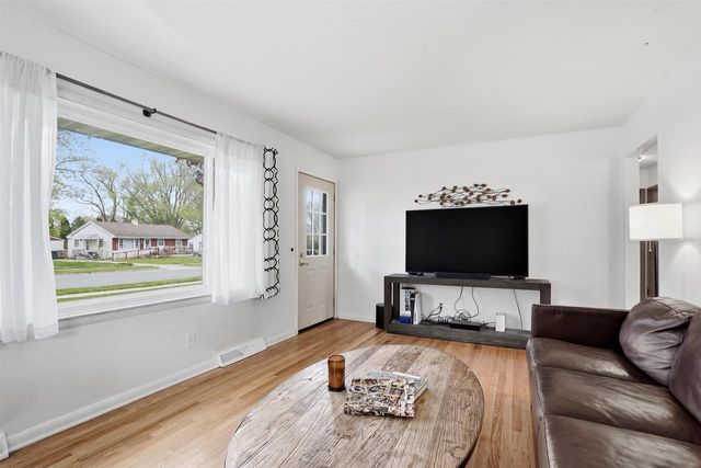 4417 Jay Drive, Madison, WI 53704