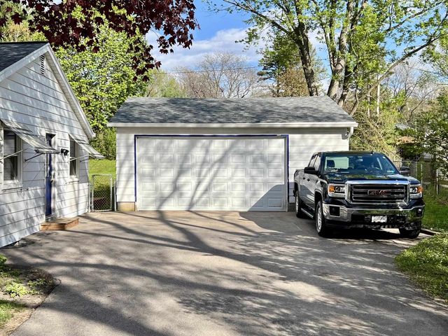 4417 Jay Drive, Madison, WI 53704