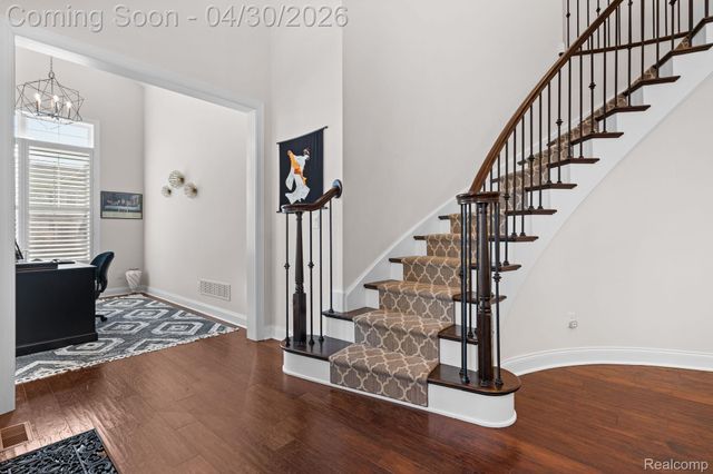 3020 N Spurway Drive, Ann Arbor, MI 48105