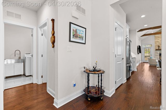 3020 N Spurway Drive, Ann Arbor, MI 48105