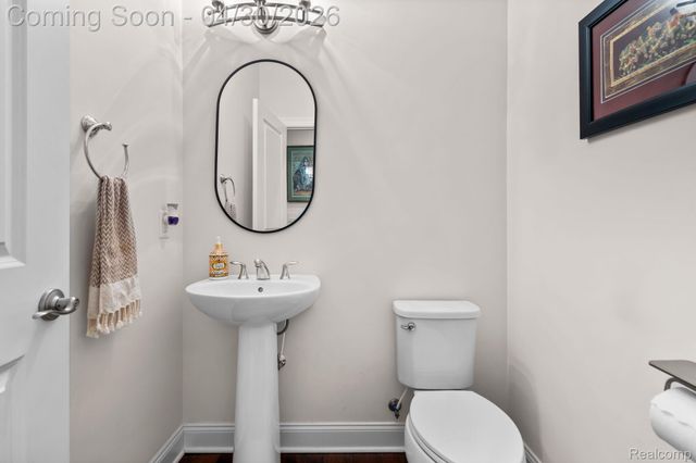3020 N Spurway Drive, Ann Arbor, MI 48105