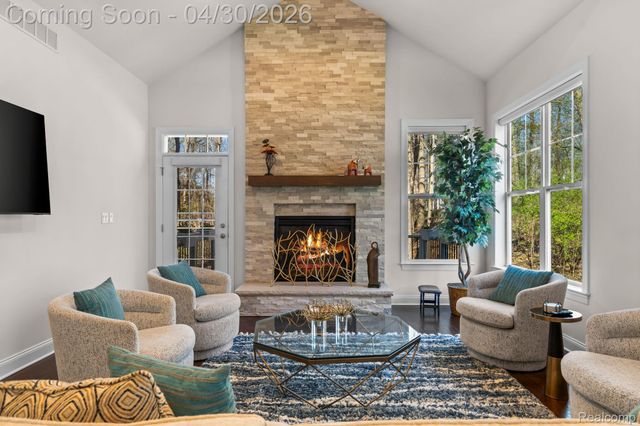 3020 N Spurway Drive, Ann Arbor, MI 48105