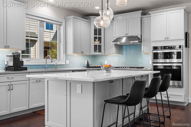 3020 N Spurway Drive, Ann Arbor, MI 48105