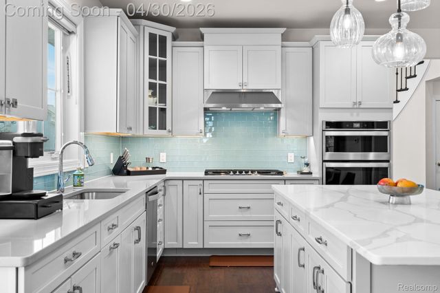 3020 N Spurway Drive, Ann Arbor, MI 48105