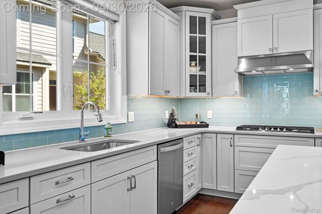 3020 N Spurway Drive, Ann Arbor, MI 48105