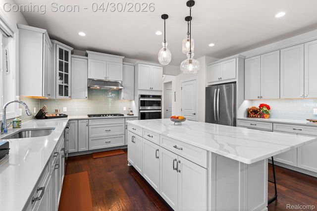 3020 N Spurway Drive, Ann Arbor, MI 48105