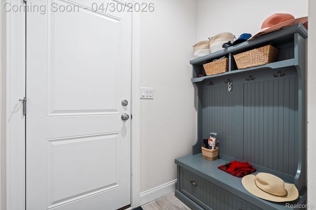 3020 N Spurway Drive, Ann Arbor, MI 48105