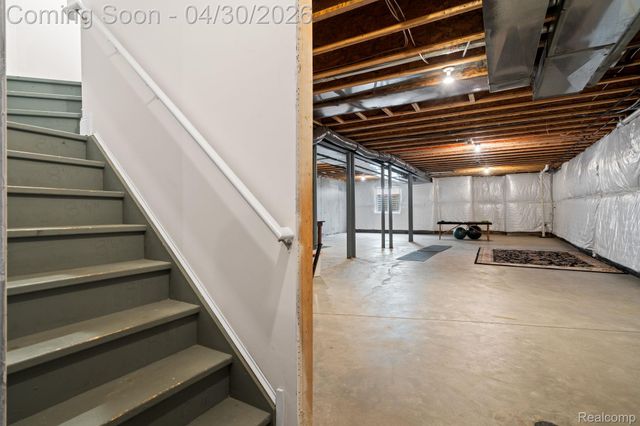 3020 N Spurway Drive, Ann Arbor, MI 48105