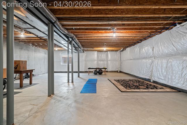 3020 N Spurway Drive, Ann Arbor, MI 48105