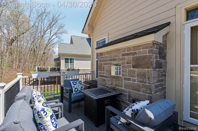 3020 N Spurway Drive, Ann Arbor, MI 48105