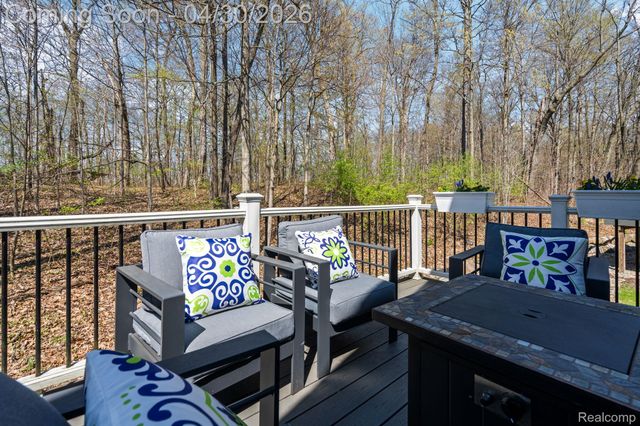 3020 N Spurway Drive, Ann Arbor, MI 48105